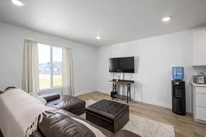 424 N Artesian W, Lehi, UT 84048 - Photo 6