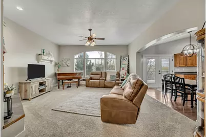 366 E 6600 S, Hyrum, UT 84319 - Photo 4