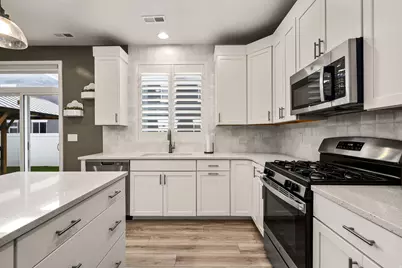 2154 W Lydia Ln, Syracuse, UT 84075 - Photo 12