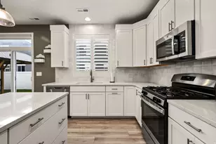 2154 W Lydia Ln, Syracuse, UT 84075 - Photo 12