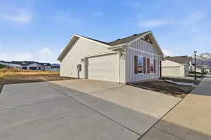 697 W 20 N, Hyrum, UT 84319 - Photo 32