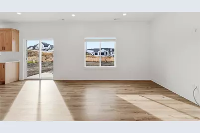 697 W 20 N, Hyrum, UT 84319 - Photo 10