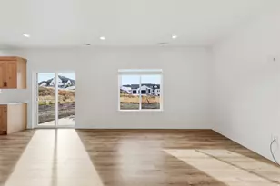 697 W 20 N, Hyrum, UT 84319 - Photo 10