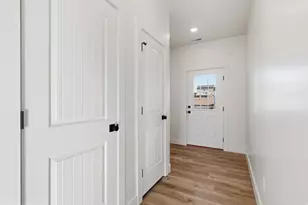 697 W 20 N, Hyrum, UT 84319 - Photo 8