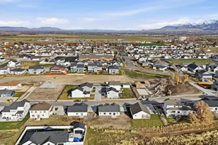 697 W 20 N, Hyrum, UT 84319 - Photo 6