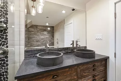 1358 E Maplewood Dr, Murray, UT 84121 - Photo 30