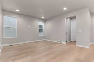 2324 N Sunmore Wy, Lehi, UT 84048 - Photo 10