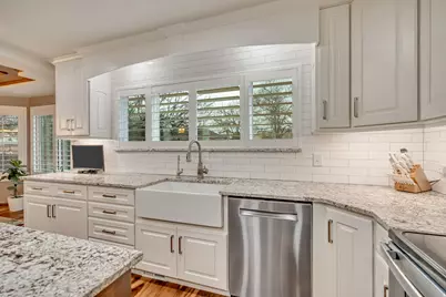 1972 E Everleigh Cir, Sandy, UT 84093 - Photo 10