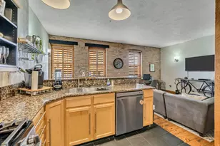 327 W 200 S, Salt Lake City, UT 84101 - Photo 8