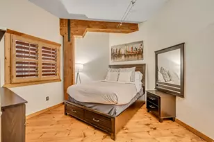 327 W 200 S, Salt Lake City, UT 84101 - Photo 12