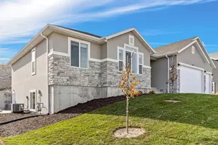 1648 S Windsong Dr, Santaquin, UT 84655 - Photo 2