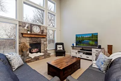 431 N 1050 E, Layton, UT 84040 - Photo 2