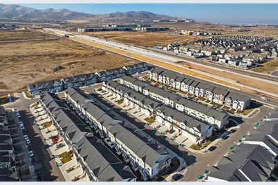 4224 W 2010 N #402, Lehi, UT 84048 - Photo 34