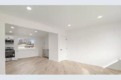 965 Amethyst St, Layton, UT 84041 - Photo 2