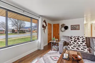 762 Anderson Ave, Hyrum, UT 84319 - Photo 8