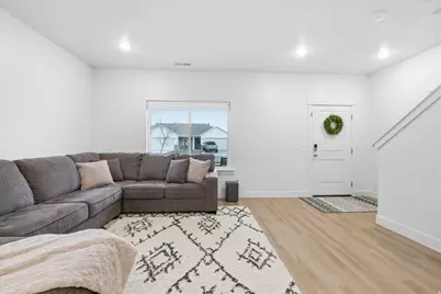 1564 E 460 S, Hyrum, UT 84319 - Photo 4