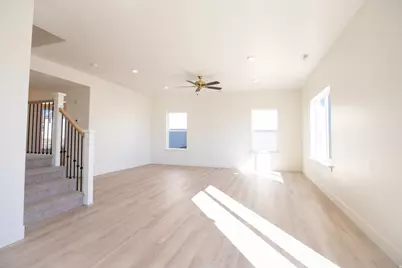 1062 N 1020 W, Salem, UT 84653 - Photo 4