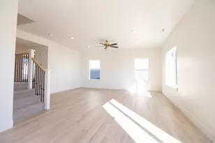 1062 N 1020 W, Salem, UT 84653 - Photo 4