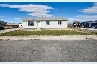 528 W 300 N, Milford, UT 84751 - Photo 8