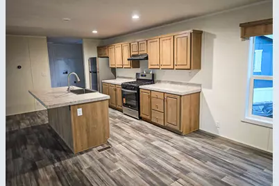 137 Cushing Way, Layton, UT 84041 - Photo 2