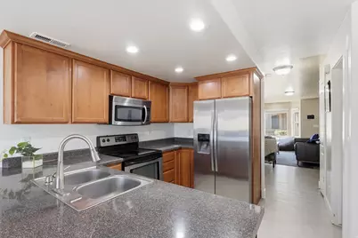 180 S Tamarak Cir, Lehi, UT 84043 - Photo 6