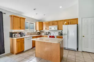 828 W Chartres Ave S, Sandy, UT 84070 - Photo 8