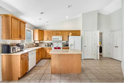 828 W Chartres Ave S, Sandy, UT 84070 - Photo 6