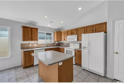 828 W Chartres Ave S, Sandy, UT 84070 - Photo 6