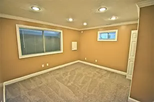 2905 S 2000 E, Salt Lake City, UT 84109 - Photo 16