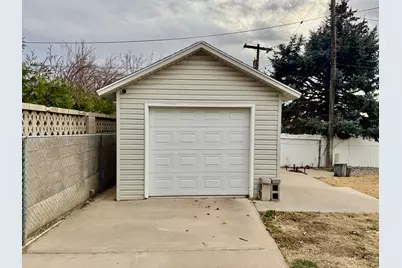 2581 W 5000 S, Roy, UT 84067 - Photo 18