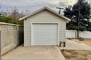 2581 W 5000 S, Roy, UT 84067 - Photo 18