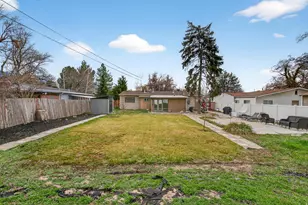 1771 E Fieldcrest Ln, Holladay, UT 84117 - Photo 32