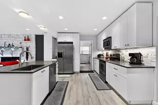 1771 E Fieldcrest Ln, Holladay, UT 84117 - Photo 12