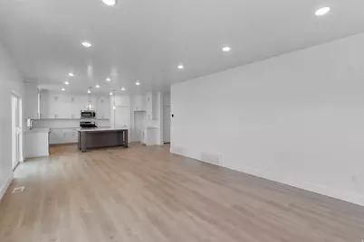 278 N 870 E #17, Tremonton, UT 84337 - Photo 4