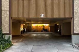 9152 S Jefferson Pl, Sandy, UT 84070 - Photo 2