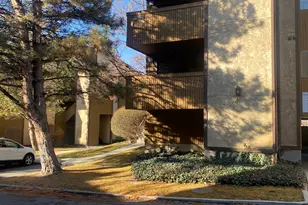 9152 S Jefferson Pl, Sandy, UT 84070 - Photo 2