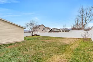 2026 N 1615 W, Clinton, UT 84015 - Photo 20