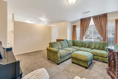 2026 N 1615 W, Clinton, UT 84015 - Photo 6