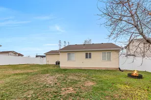 2026 N 1615 W, Clinton, UT 84015 - Photo 22