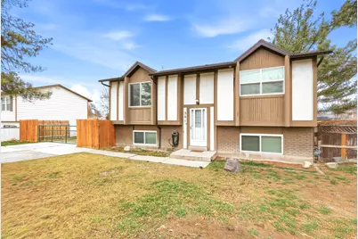 361 E Main St, Grantsville, UT 84029 - Photo 2