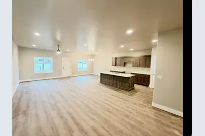 1038 Liberty Cottages Ct, Ogden, UT 84404 - Photo 2