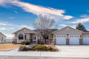 1135 W Park Ridge Dr S, Roosevelt, UT 84066 - Photo 2