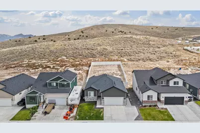 7948 N Bristlecone Rd, Eagle Mountain, UT 84005 - Photo 24