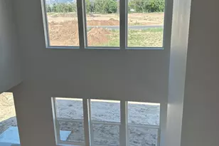 944 W Columbia Ct, Riverdale, UT 84405 - Photo 4