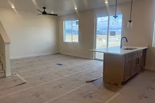 653 E Ryegrass Dr, Eagle Mountain, UT 84005 - Photo 2