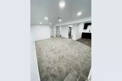 2045 W 6200 S, Taylorsville, UT 84129 - Photo 10