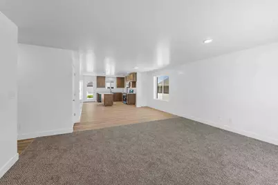 1498 S Windsong Dr #258, Santaquin, UT 84655 - Photo 2