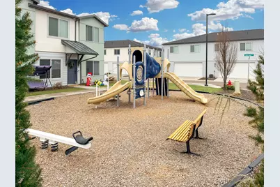 833 S Cowans Ct, Clearfield, UT 84015 - Photo 32