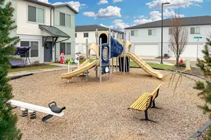 833 S Cowans Ct, Clearfield, UT 84015 - Photo 32