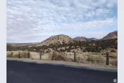 258 W 400 N #107, East Carbon, UT 84520 - Photo 8